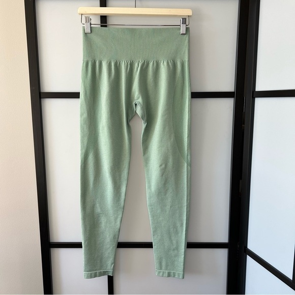 [l] NVGTN NWOT Sage Green Seamless Contour Leggings Fitted Compression Women’s - Picture 6 of 16